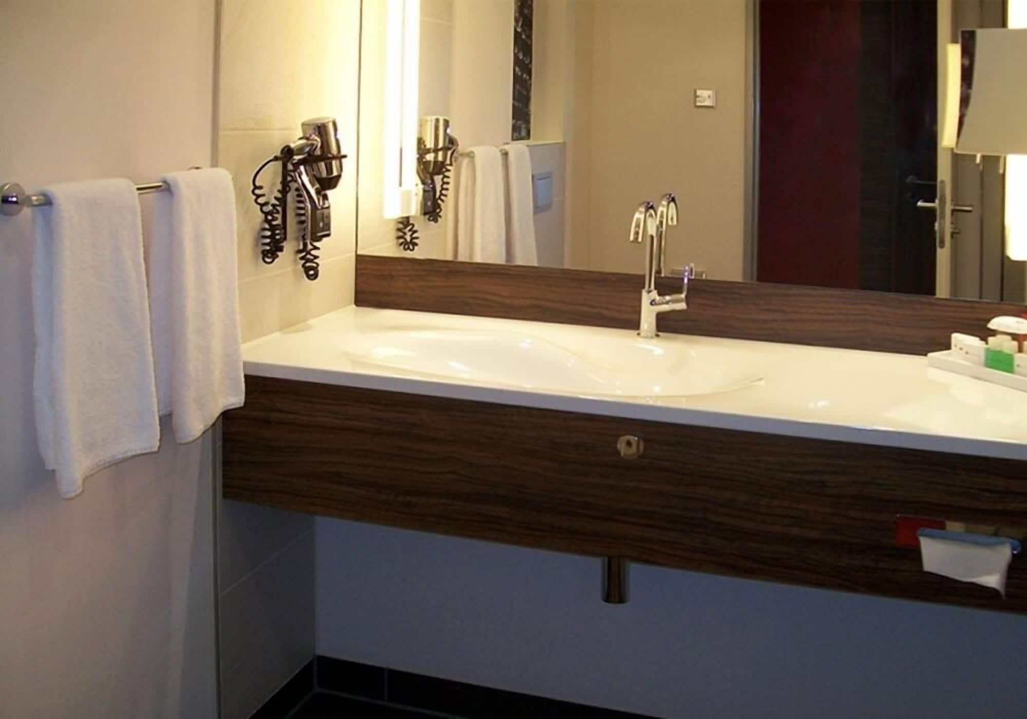 Ramada 4*